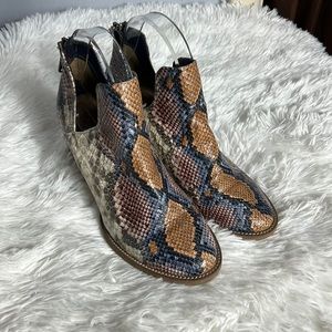 Blondo Esmee Leather Printed Snakeskin Back Zip Block Heel Booties 7.5